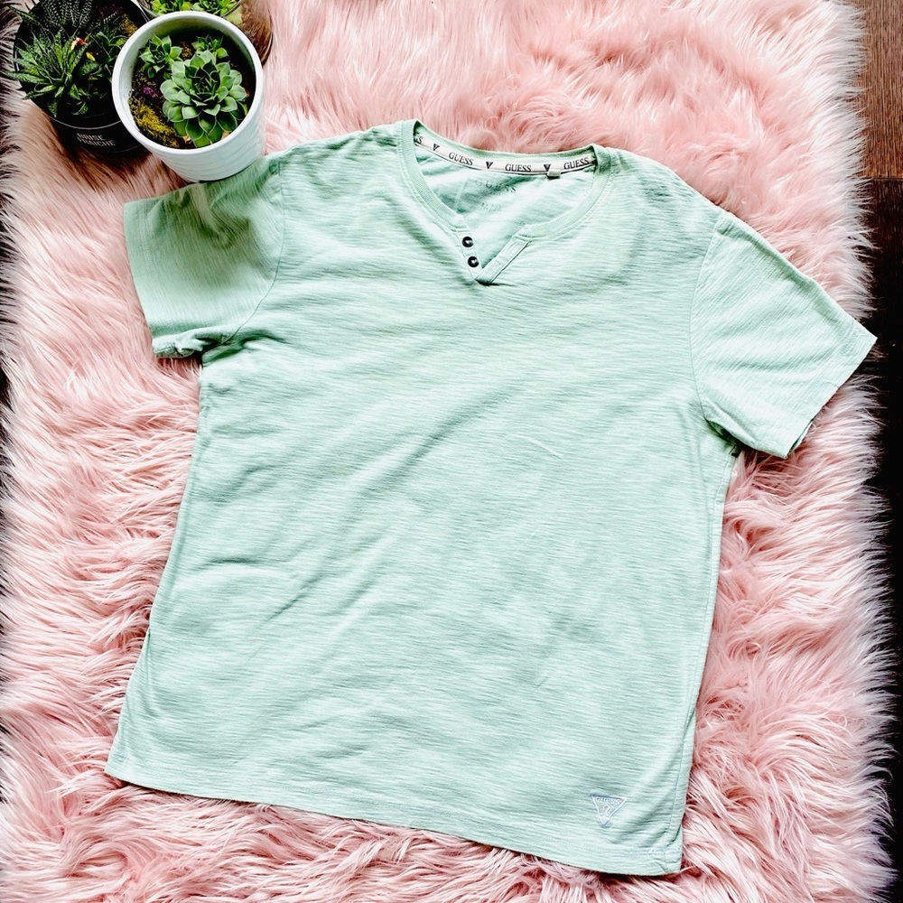 GUESS Men’s Crew Neck T Shirt